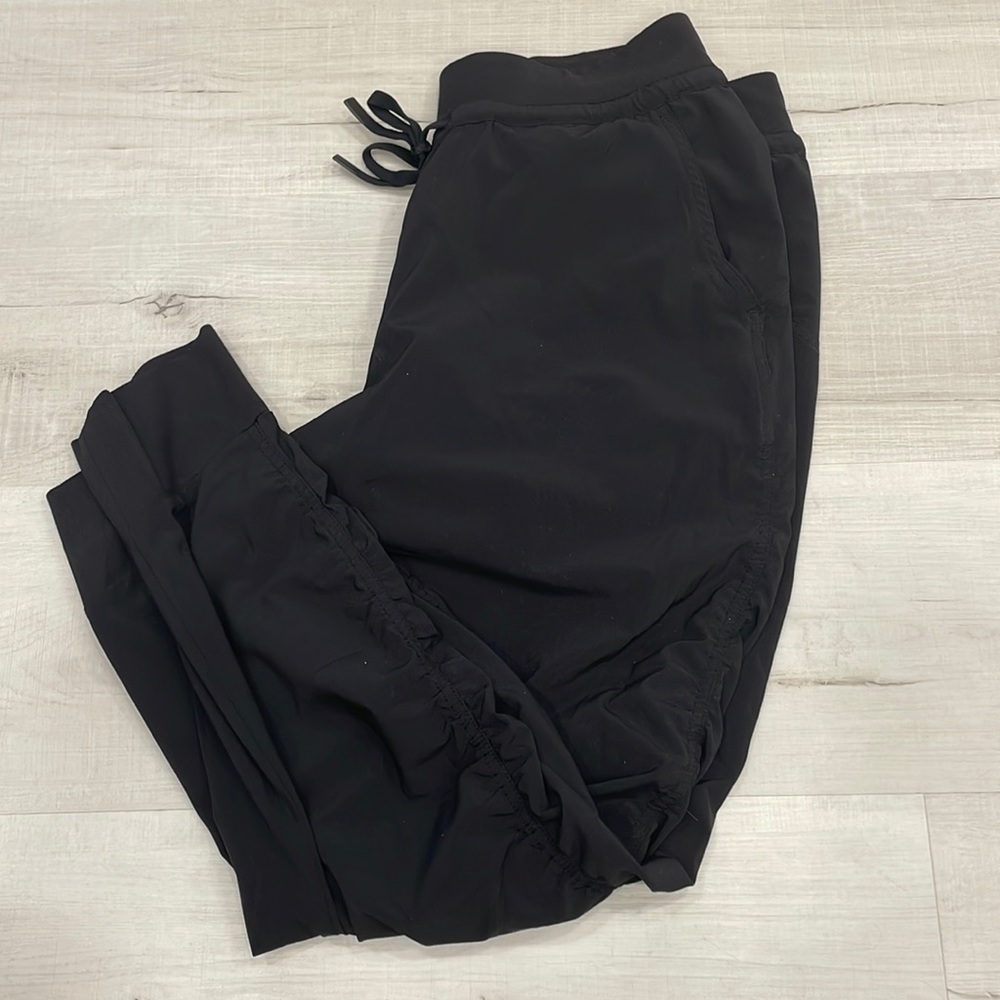 Athelta attitude jogger 8P